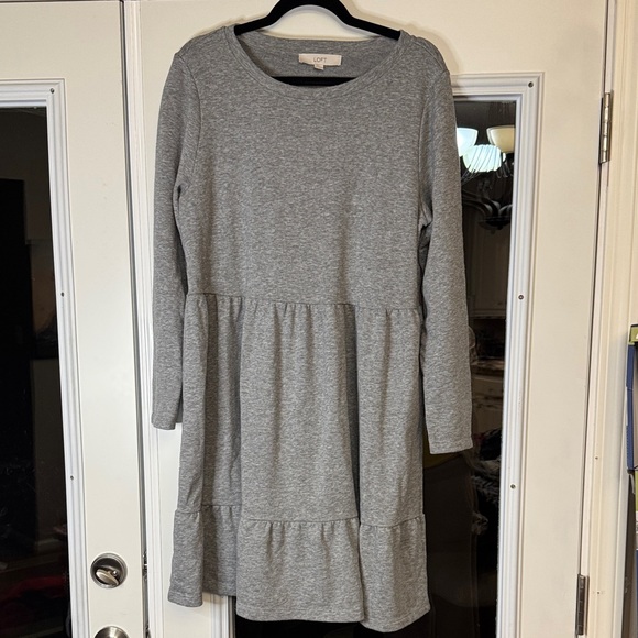 LOFT Dresses & Skirts - LOFT Heather Gray Long Sleeve Tiered Knit Dress size large